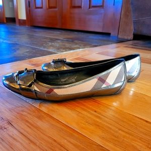 Burberry metallic flats